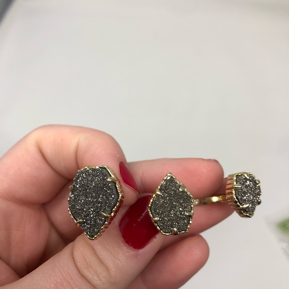 Kendra Scott Jewelry - Kendra Scott Naomi Ring- Platinimum Drusy
